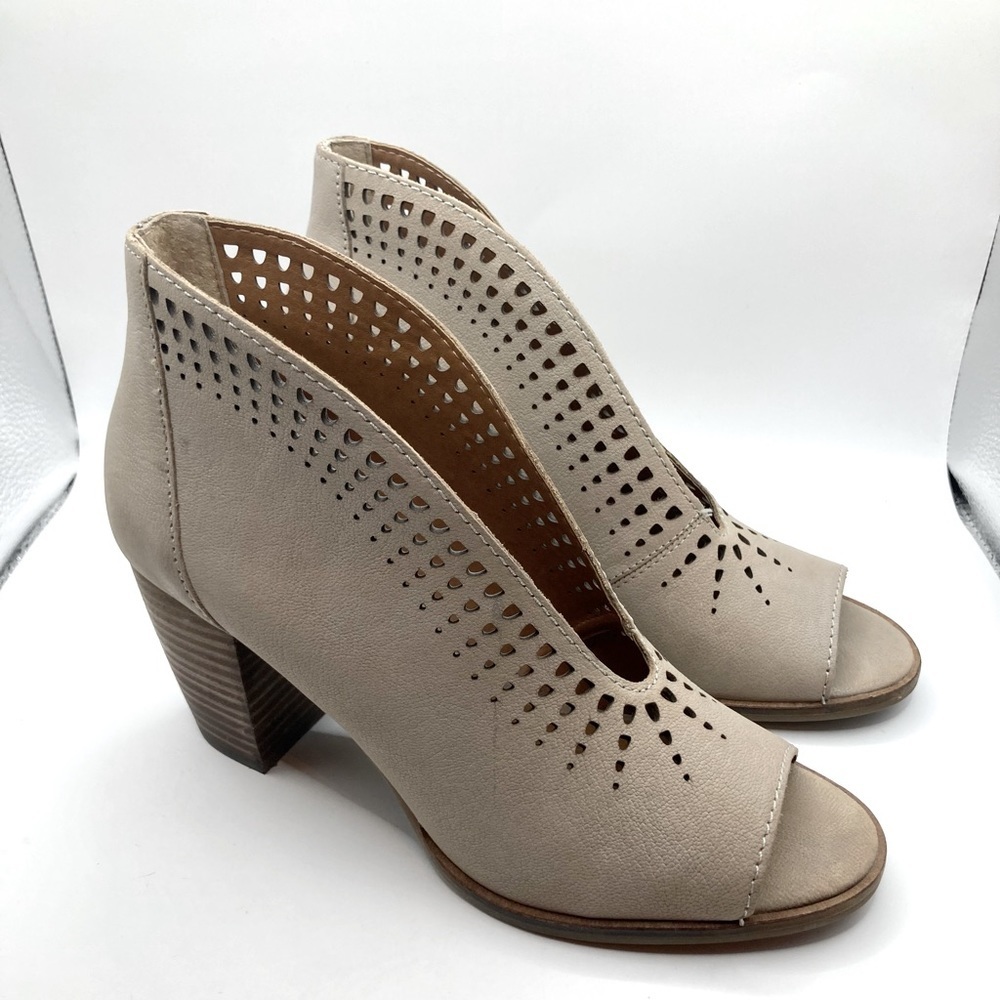 Elegant Beige Peep-Toe Ankle Boots